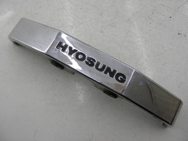 photo de Giunzione carenatura anteriore inferiore HYOSUNG COMET GT 125 (2002 - 2007) - Altra angolazione