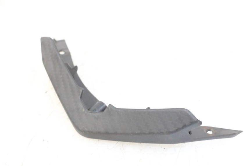 photo de GIUNZIONE PARAURTI ANTERIORE INF SYM JET 14 4T 50 (2018 - 2022)