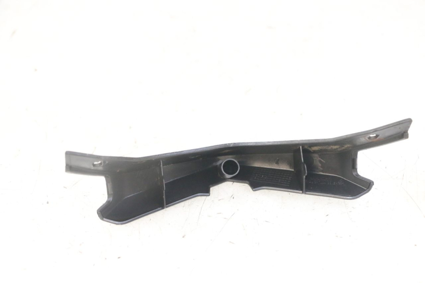 photo de GIUNZIONE PARAURTI ANTERIORE INF SYM JET 14 4T 50 (2018 - 2022)