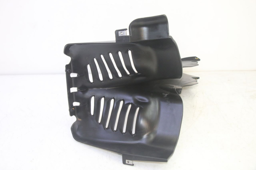 photo de CARENA ANTERIORE CONGIUNZIONE PIAGGIO MP3 HPE 350 (2018 - 2020) - Stato della superficie e materiale