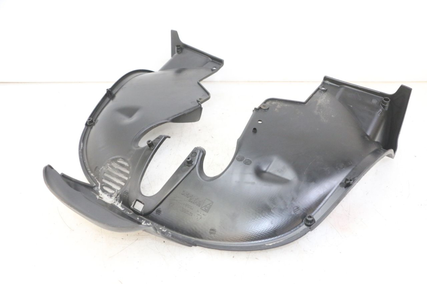 photo de GIUNZIONE PARAURTI ANTERIORE INF PIAGGIO MP3 LT 300 (2010 - 2016)