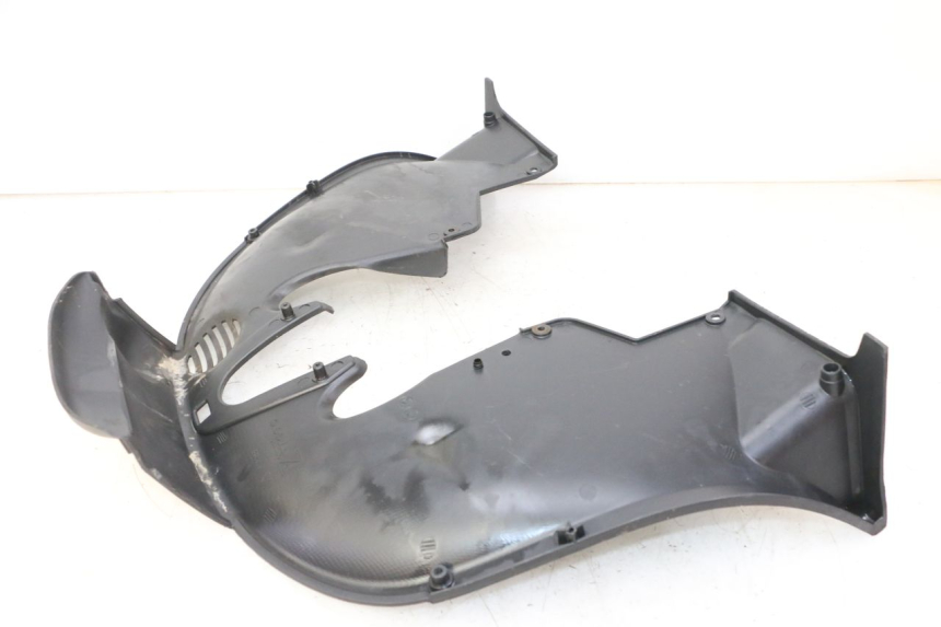 photo de GIUNZIONE PARAURTI ANTERIORE INF PIAGGIO MP3 LT 300 (2010 - 2016)