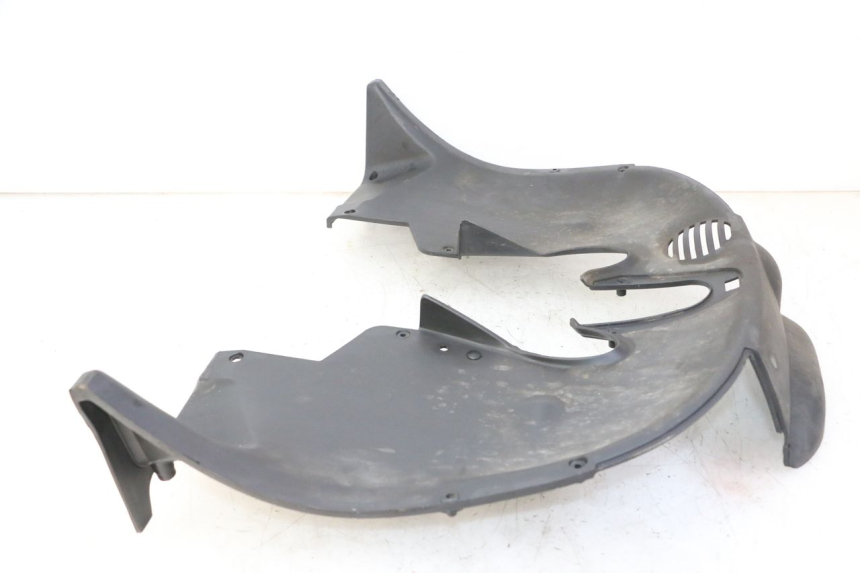 photo de GIUNZIONE PARAURTI ANTERIORE INF PIAGGIO MP3 LT 300 (2010 - 2016)