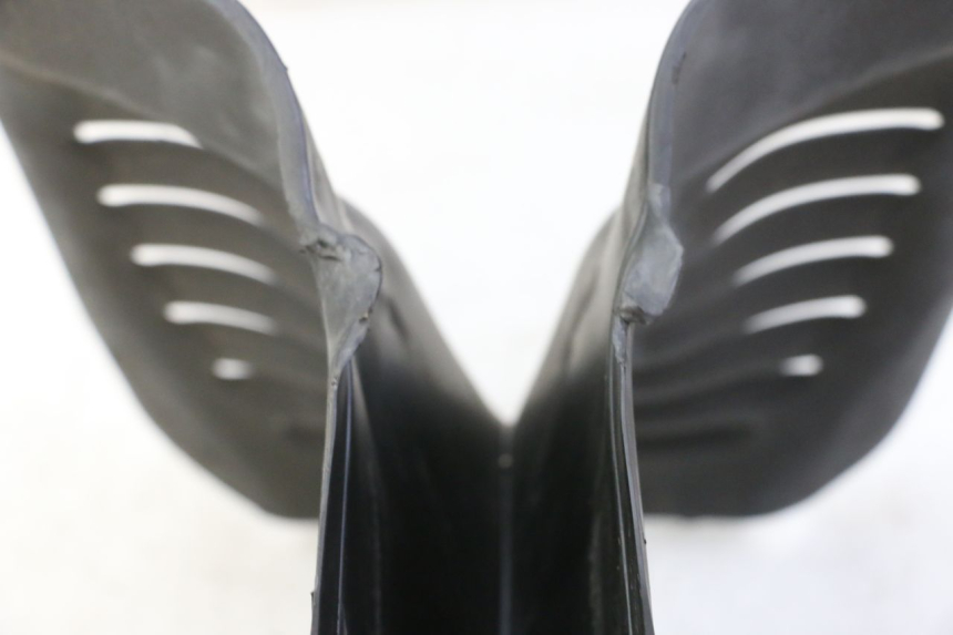 photo de CARENA ANTERIORE CONGIUNZIONE PIAGGIO MP3 RL 250 (2007 - 2010)