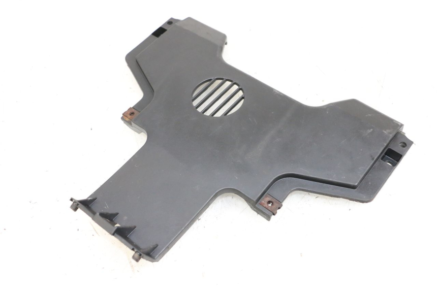 photo de Giunzione carenatura anteriore inf PIAGGIO MP3 500 (2011 - 2015)