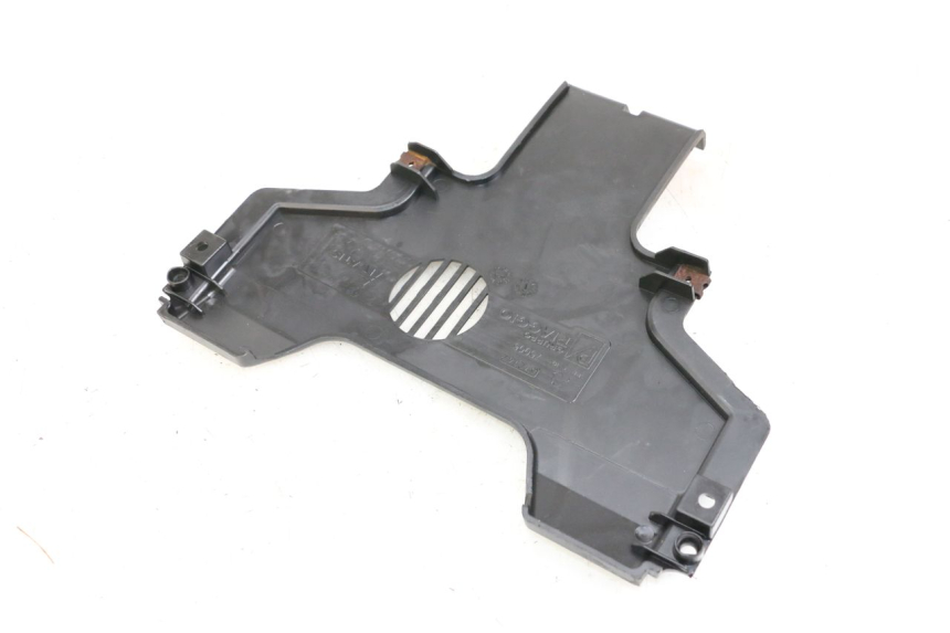 photo de Giunzione carenatura anteriore inf PIAGGIO MP3 500 (2011 - 2015)