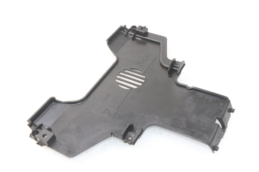 photo de Giunzione carena anteriore inferiore PIAGGIO MP3 HPE 500 (2019 - 2022)