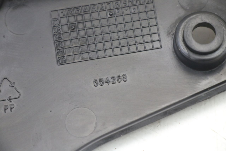 photo de GIUNZIONE PARAURTI ANTERIORE INF PIAGGIO VESPA S 2T 50 (2007 - 2014)