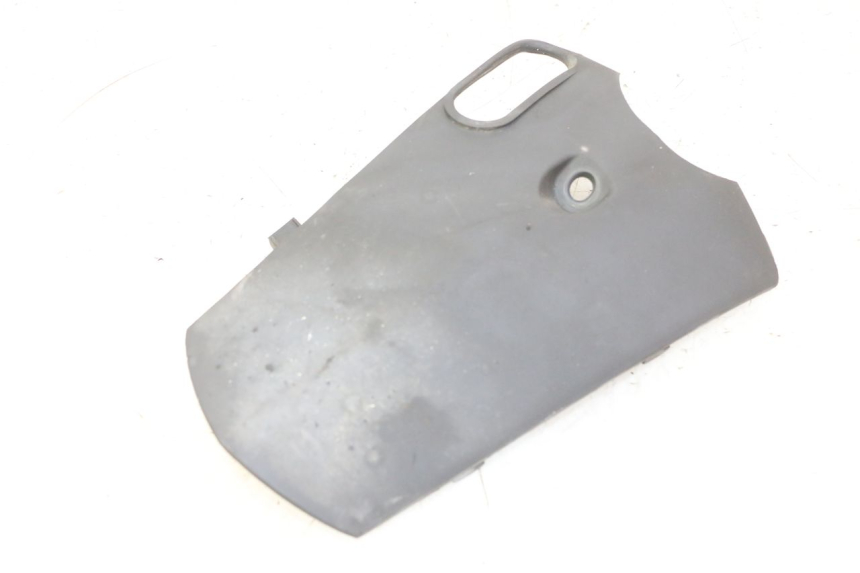 photo de GIUNZIONE PARAURTI ANTERIORE INF HONDA SCV LEAD 100 (2003 - 2007)