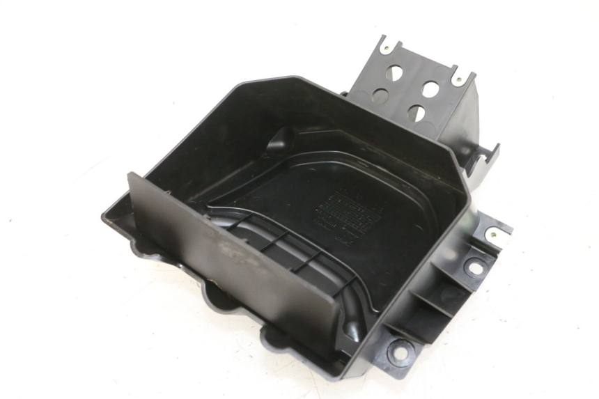 photo de CARENA ANTERIORE CONGIUNZIONE PEUGEOT SPEEDFIGHT 4 4T EFI 50 (2021 - 2025) - Vista principale