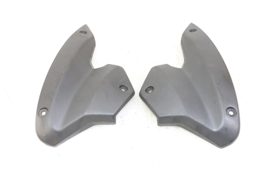 photo de CARENA ANTERIORE CONGIUNZIONE PEUGEOT STREETZONE I 2T 50 (2018 - 2020)