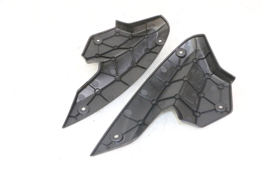 photo de CARENA ANTERIORE CONGIUNZIONE PEUGEOT STREETZONE I 2T 50 (2018 - 2020)