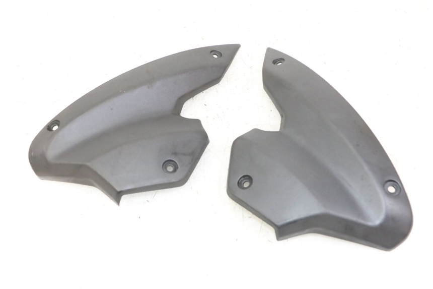 photo de CARENA ANTERIORE CONGIUNZIONE PEUGEOT STREETZONE I 2T 50 (2018 - 2020)