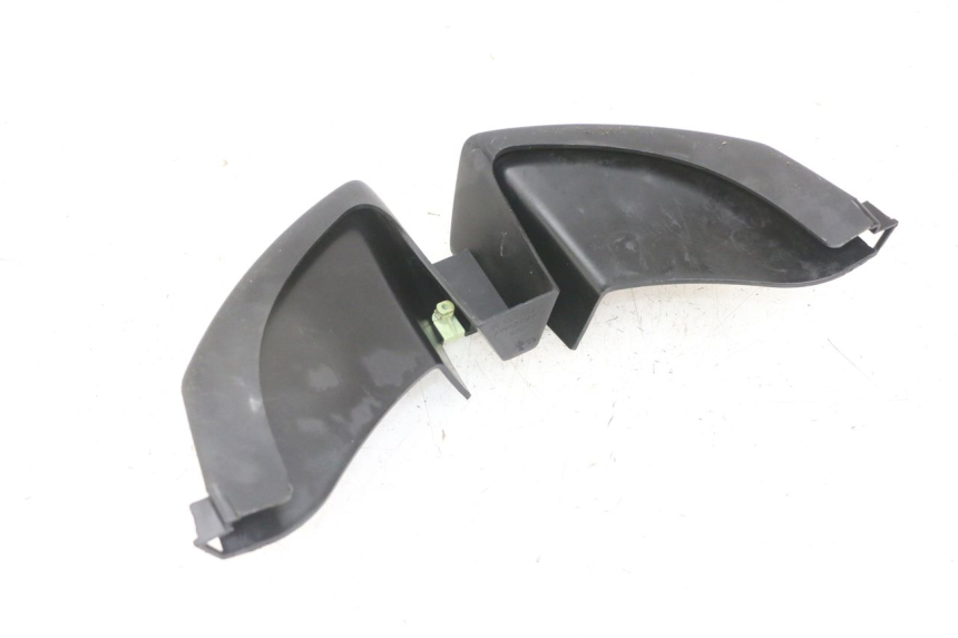 photo de Giunzione carena anteriore PEUGEOT JET FORCE CARBU 50 (2003 - 2016)