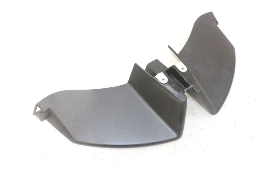 photo de Giunzione carena anteriore PEUGEOT JET FORCE CARBU 50 (2003 - 2016)