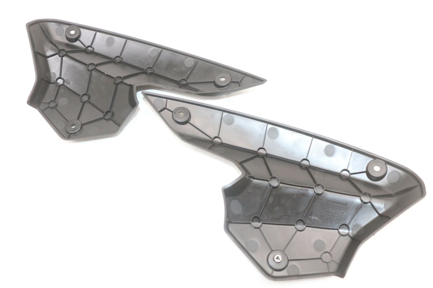 photo de GIUNZIONE CARENA ANTERIORE PEUGEOT KISBEE 4T 50 (2018 - 2022)