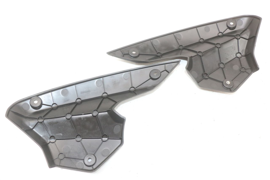 photo de GIUNZIONE CARENA ANTERIORE PEUGEOT KISBEE 4T 50 (2018 - 2022)