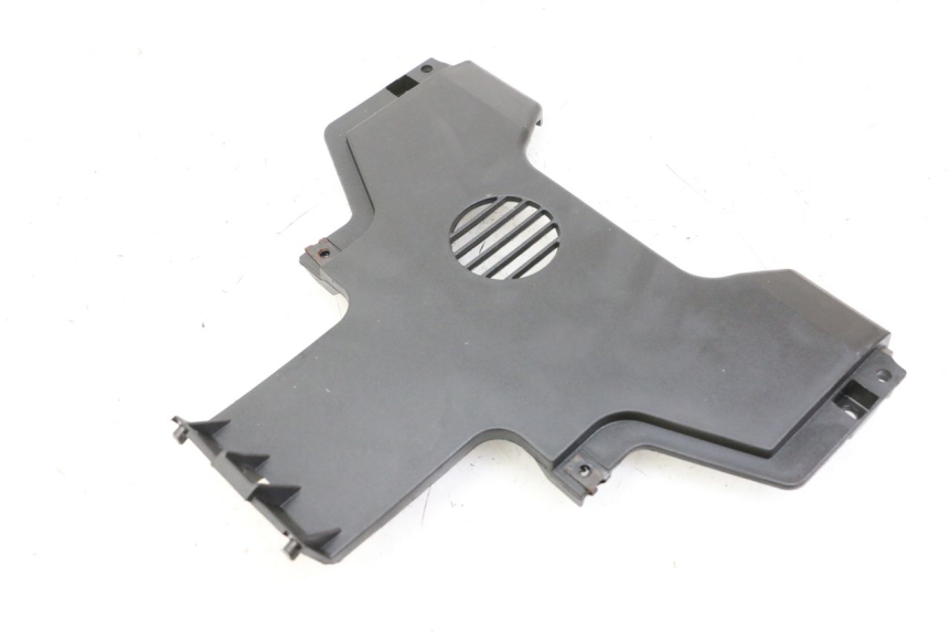 photo de CARENA ANTERIORE CONGIUNZIONE PIAGGIO MP3 500 (2014 - 2016)