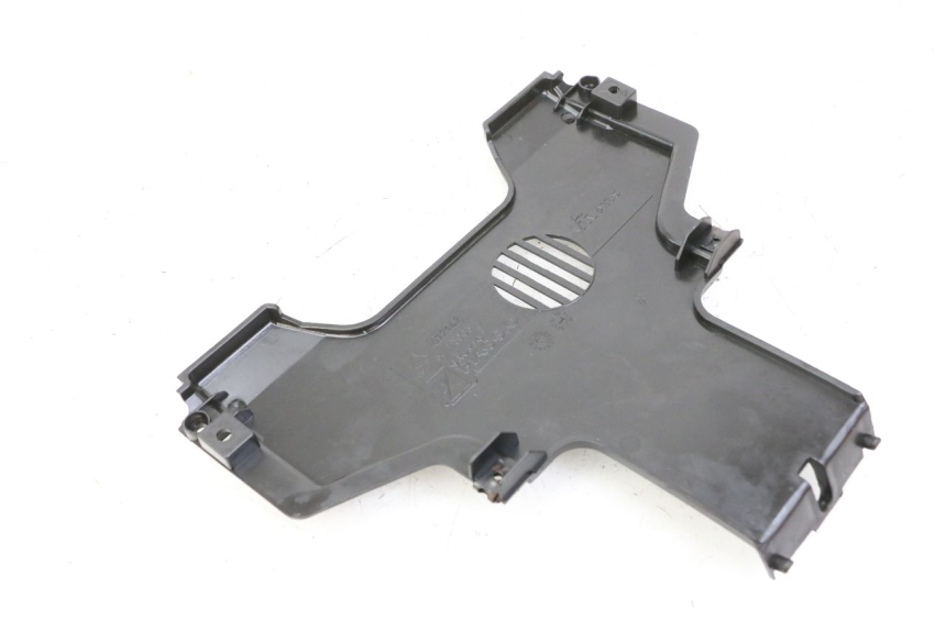 photo de CARENA ANTERIORE CONGIUNZIONE PIAGGIO MP3 500 (2014 - 2016)