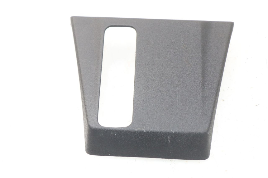 photo de Giunzione carena anteriore PIAGGIO MP3 HPE 500 (2019 - 2022)