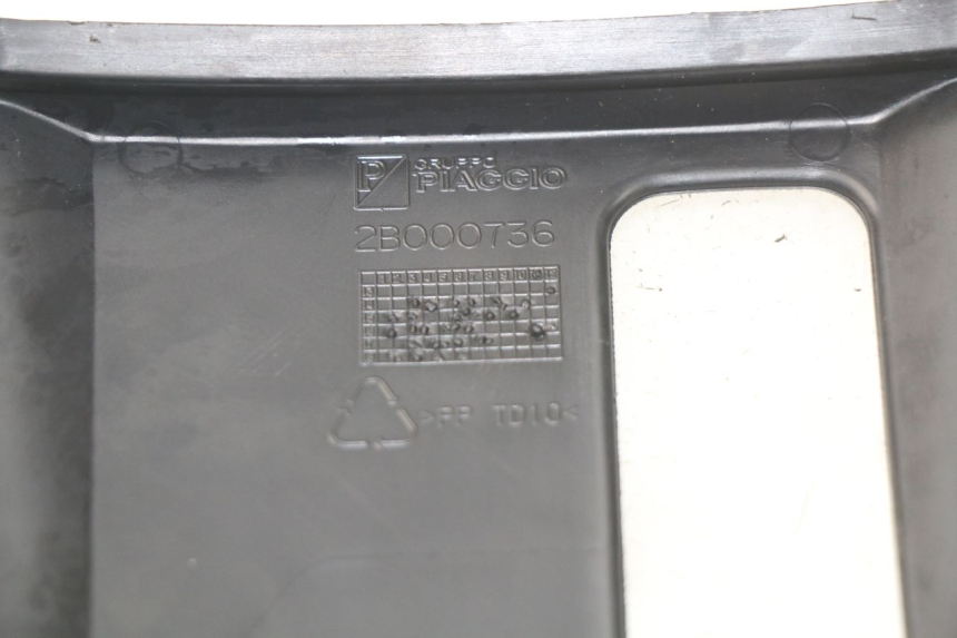 photo de Giunzione carena anteriore PIAGGIO MP3 HPE 500 (2019 - 2022)