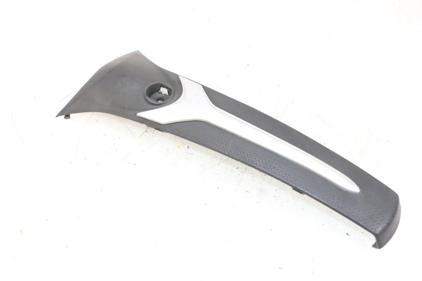 photo de CARENA ANTERIORE CONGIUNZIONE JM MOTORS SANTANA 50 (2014 - 2023) - Stato della superficie e materiale