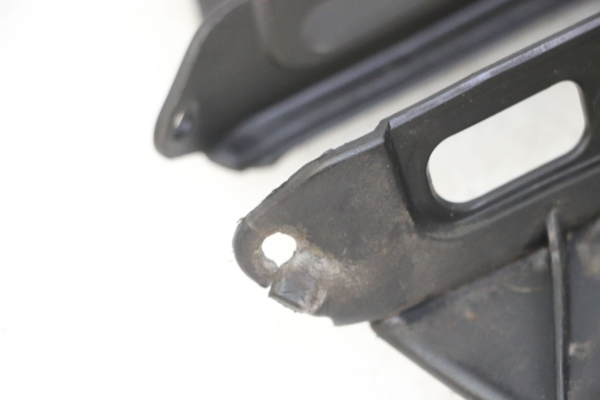 photo de CARENA ANTERIORE CONGIUNZIONE PEUGEOT SATELIS COMPRESSOR K15 125 (2006 - 2009)