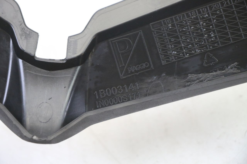 photo de Giunzione carena anteriore APRILIA SR 2T 50 (2018 - 2022)