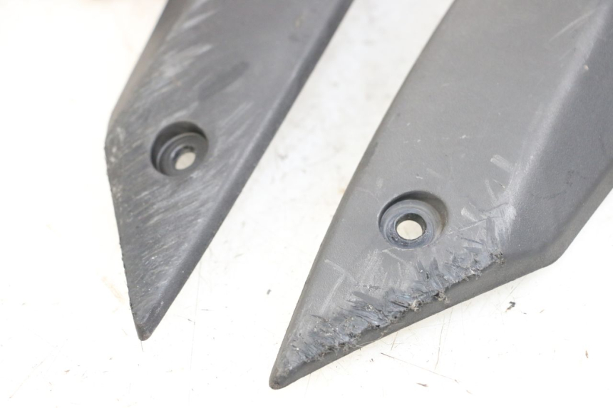 photo de CARENA ANTERIORE CONGIUNZIONE PEUGEOT STREETZONE 2T 50 (2014 - 2019)