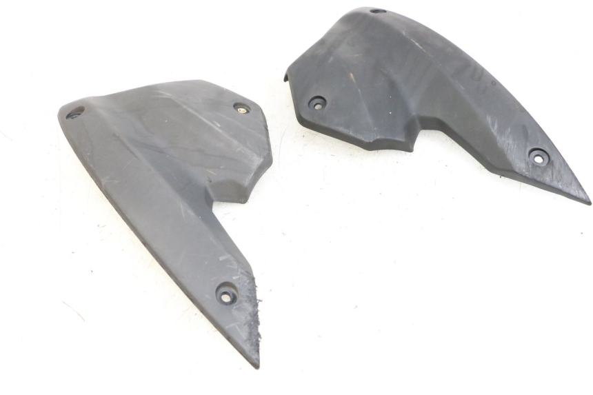 photo de CARENA ANTERIORE CONGIUNZIONE PEUGEOT STREETZONE 2T 50 (2014 - 2019)