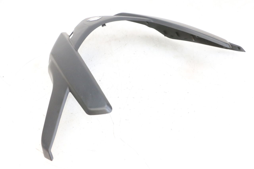 photo de GIUNZIONE PARAFANGO ANTERIORE SUP SUZUKI BURGMAN 650 (2013 - 2020)