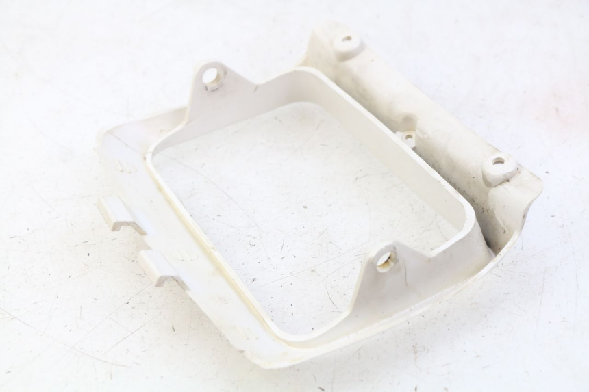 photo de GIUNZIONE CARENA ANTERIORE SUP SUZUKI CP 80 (1985 - 1996)