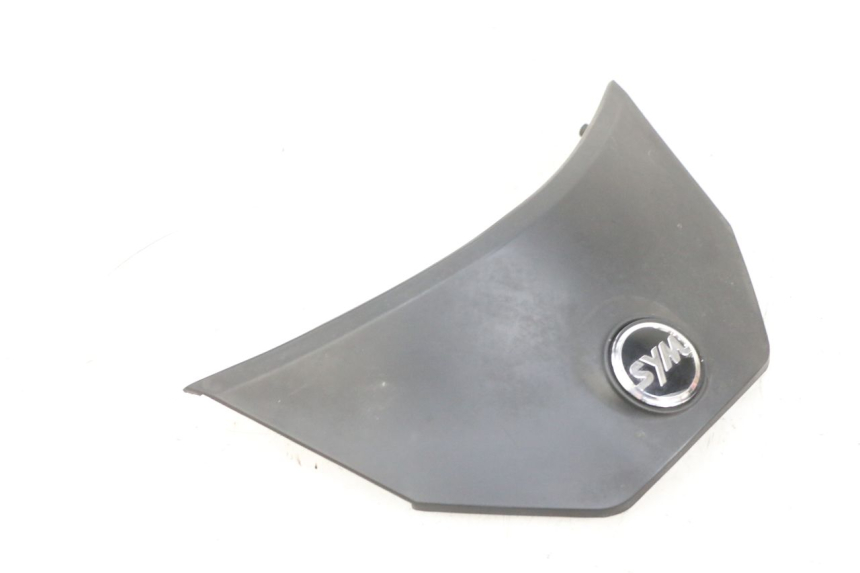 photo de GIUNZIONE CARENA ANTERIORE SUP SYM CROX 4T 50 (2016 - 2023) - Primo piano tecnico