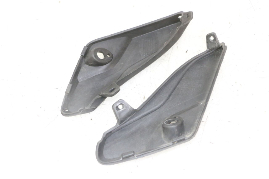 photo de CARENA ANTERIORE CONGIUNZIONE PIAGGIO IE MP3 YOURBAN 300 (2011 - 2016) - Primo piano tecnico