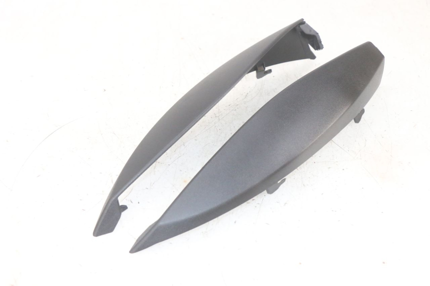 photo de CARENA ANTERIORE CONGIUNZIONE PIAGGIO MP3 HPE 300 (2019 - 2026) - Dettaglio del componente