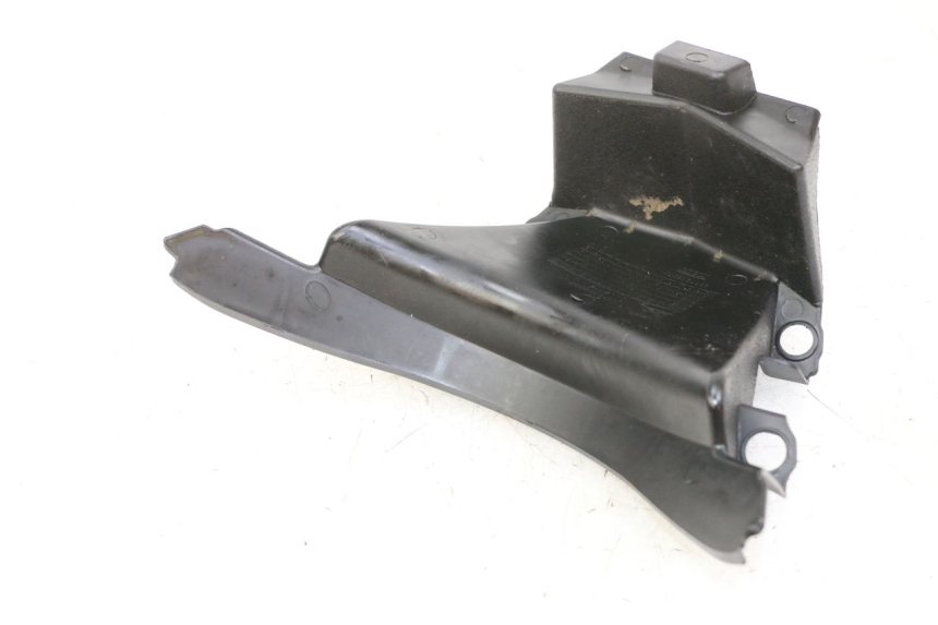 photo de GIUNZIONE CARENA ANTERIORE SUP PEUGEOT CITYSTAR 2T 50 (2018 - 2021)