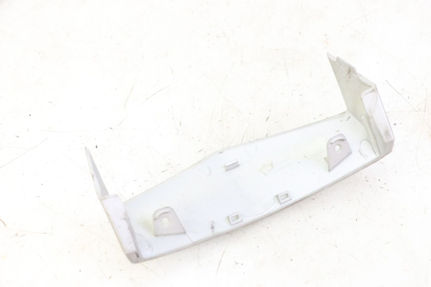 photo de Giunzione carena anteriore superiore PEUGEOT VIVACITY 125 (2010 - 2017)