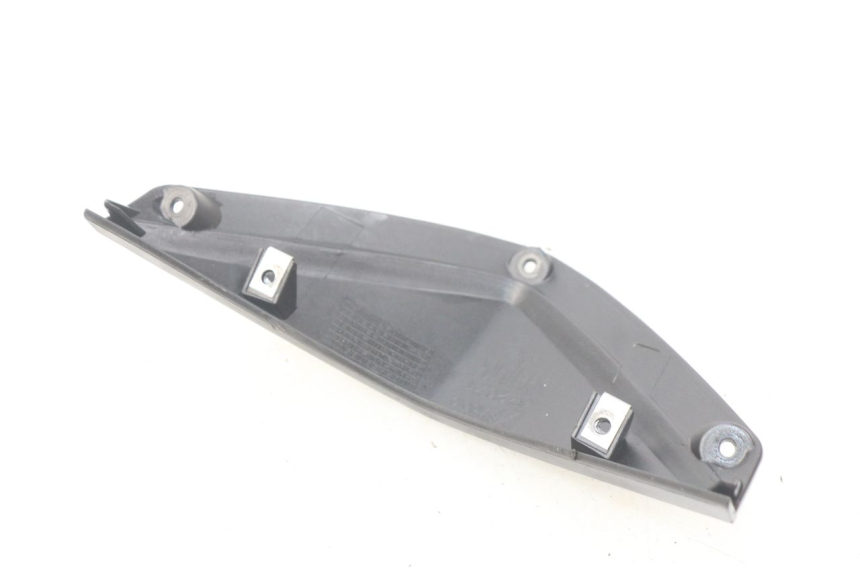 photo de GIUNZIONE CARENA ANTERIORE SUP APRILIA SR 2T 50 (2012 - 2017)