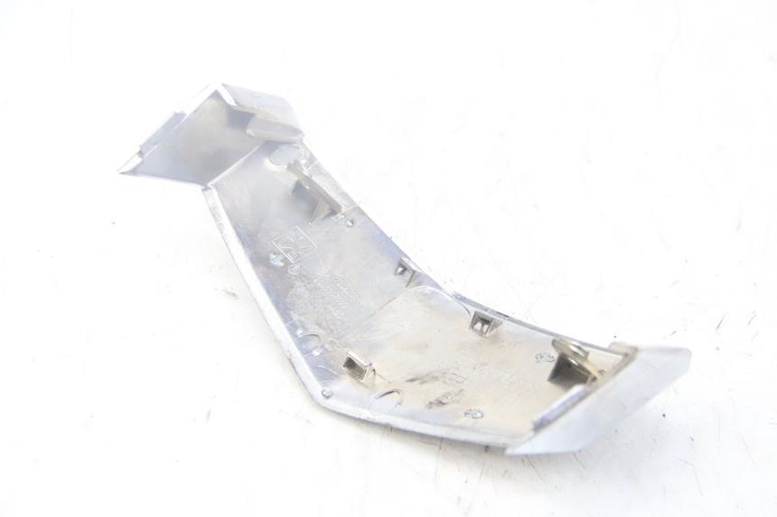 photo de GIUNZIONE CARENA ANTERIORE SUP PEUGEOT VIVACITY NEW 4T 50 (2008 - 2017)