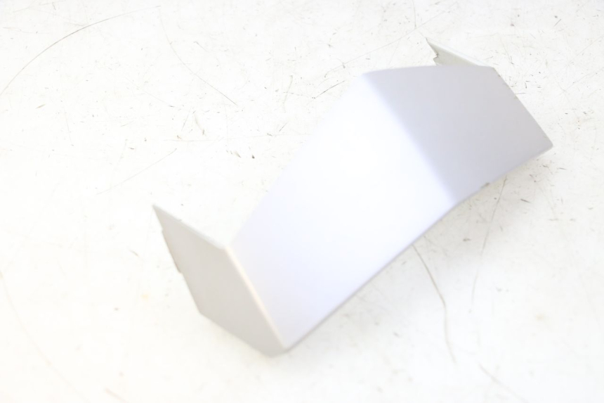 photo de GIUNZIONE CARENA ANTERIORE SUP PEUGEOT VIVACITY NEW 4T 50 (2008 - 2017)