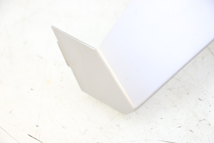 photo de GIUNZIONE CARENA ANTERIORE SUP PEUGEOT VIVACITY NEW 4T 50 (2008 - 2017)