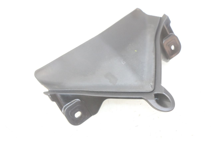photo de GIUNZIONE CARENA ANTERIORE SUP YAMAHA X-MAX XMAX 125 (2010 - 2014)