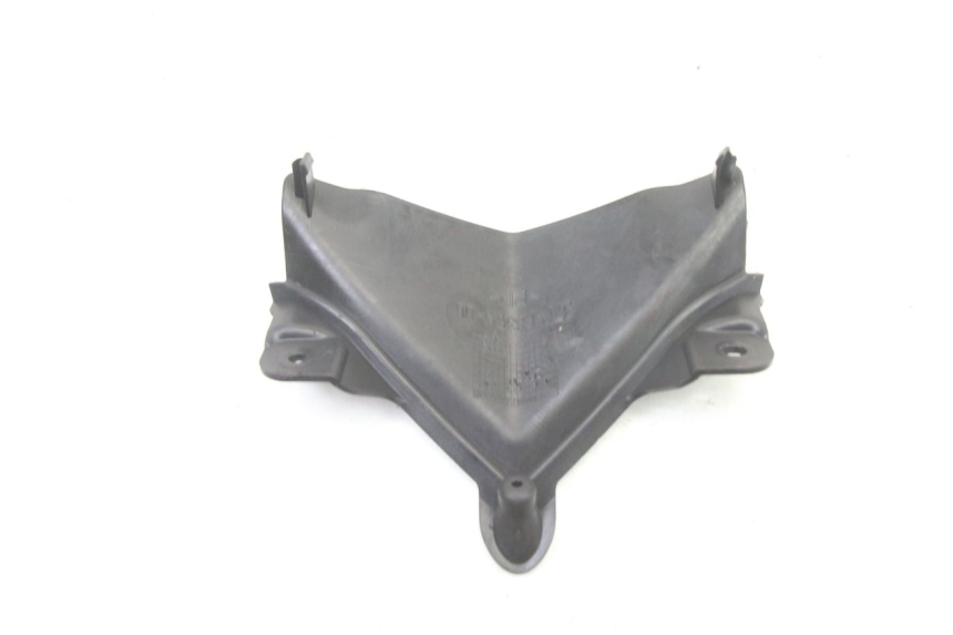 photo de GIUNZIONE CARENA ANTERIORE SUP YAMAHA X-MAX XMAX 125 (2010 - 2014)