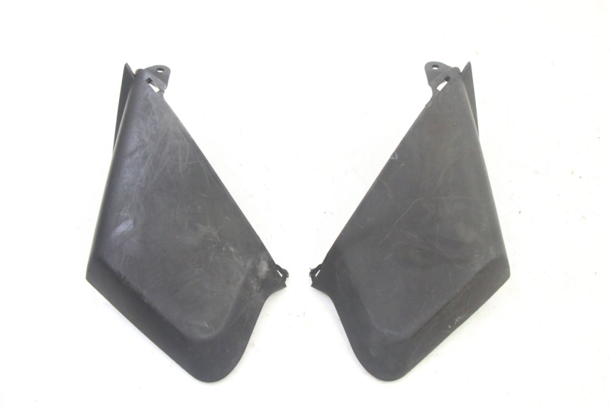 photo de GIUNZIONE CARENA ANTERIORE SUP YAMAHA XMAX X-MAX 125 (2006 - 2009)