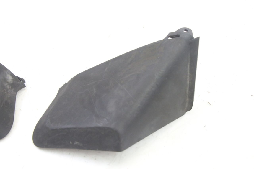 photo de GIUNZIONE CARENA ANTERIORE SUP YAMAHA XMAX X-MAX 125 (2006 - 2009)