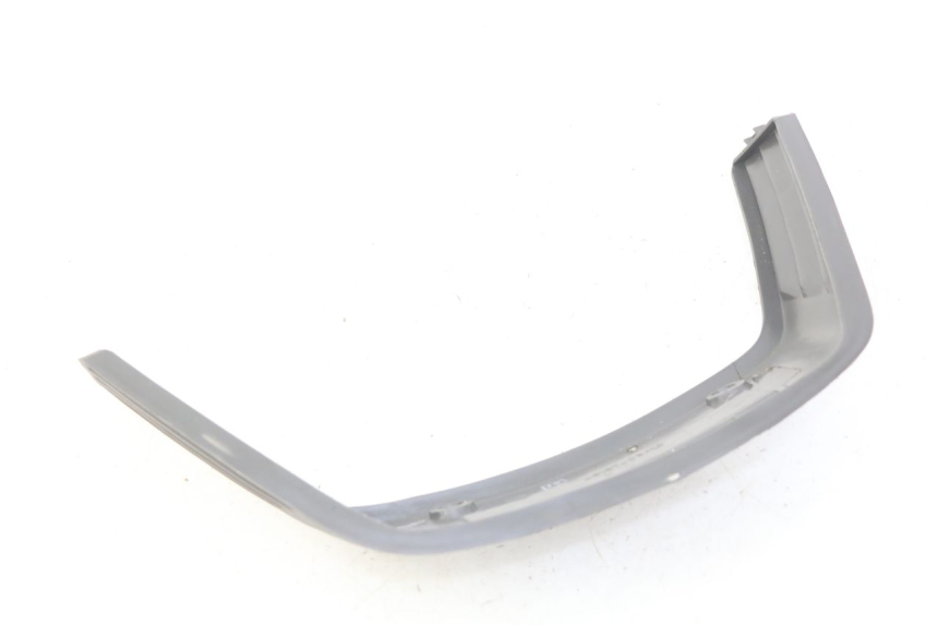 photo de GIUNZIONE CARENA ANTERIORE SUZUKI CP 80 (1985 - 1996)