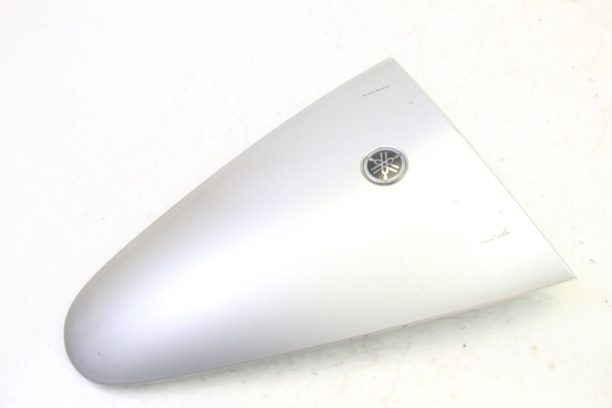 photo de CARENA ANTERIORE CONGIUNZIONE YAMAHA YP MAJESTY 125 (2002 - 2006) - Zoom sullo stato d'uso