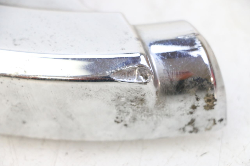 photo de CARENA PEDANA CONGIUNZIONE DESTRA HYOSUNG GV AQUILA 125 (2000 - 2004) - Dettagli dei punti di fissaggio