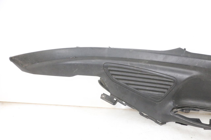 photo de CARENA PEDANA CONGIUNZIONE DESTRA SUZUKI BURGMAN 650 (2013 - 2020)