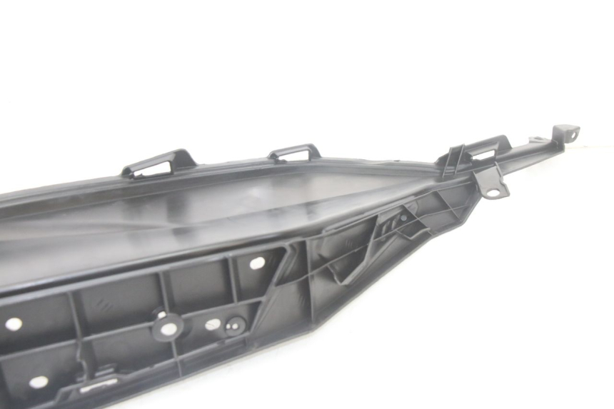 photo de CARENA PEDANA CONGIUNZIONE DESTRA HONDA FORZA 125 (2021 - 2025)